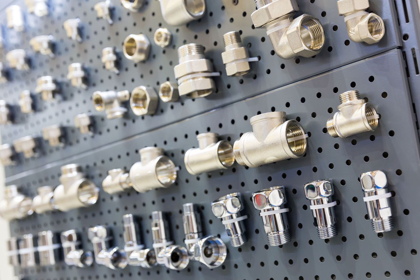 Parts and fittings – for trade and DIY.